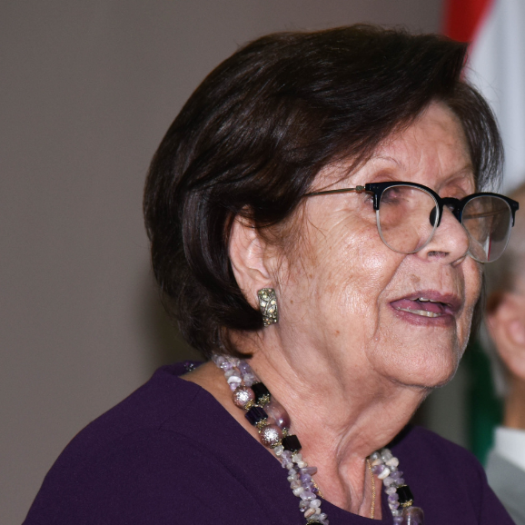 الدكتورة عايدة بو فراج