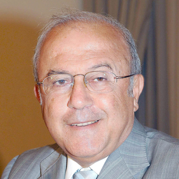 النائب السابق الاستاذ محمد قباني